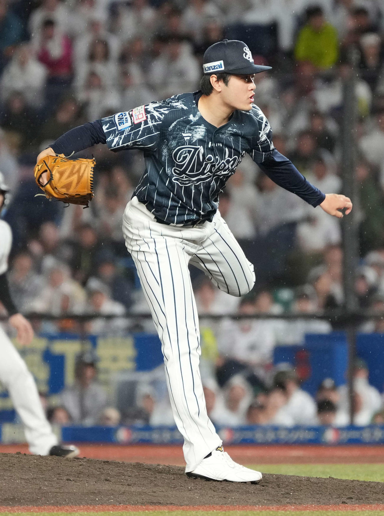 ロッテ対西武　西武2番手で登板した佐藤隼（撮影・小沢裕）