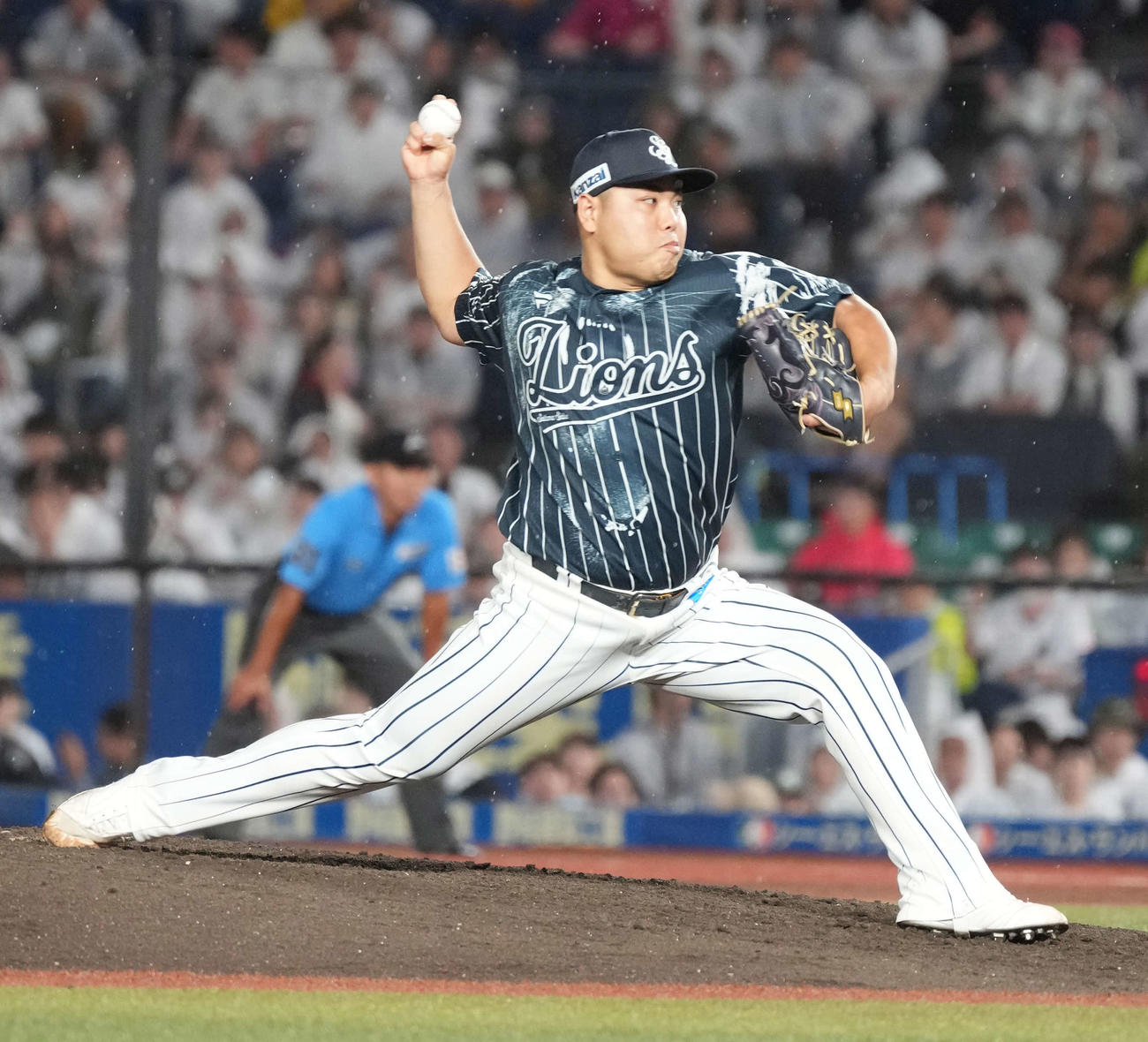 ロッテ対西武　西武3番手で登板した平良（撮影・小沢裕）