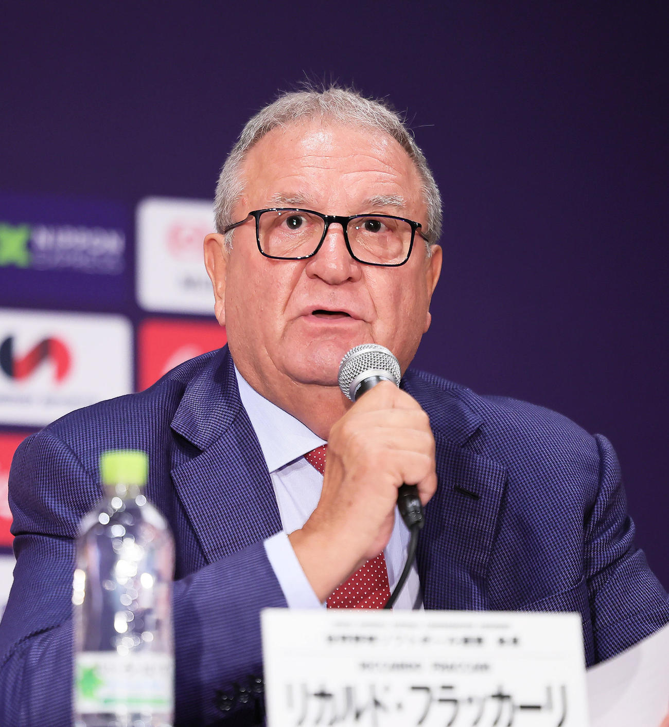 プレミア12開催概要発表会見に臨むWBSCフラッカーリ会長（撮影・足立雅史）