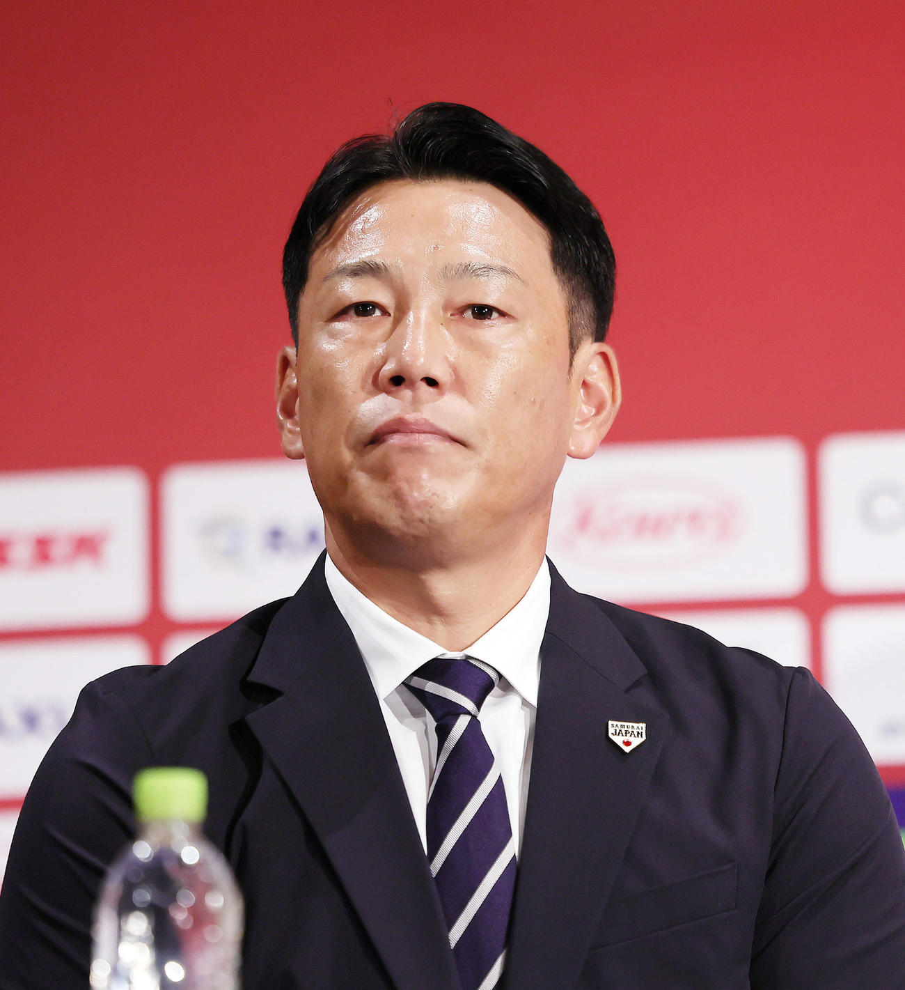 プレミア12開催概要発表会見に臨む侍ジャパン井端監督（撮影・足立雅史）