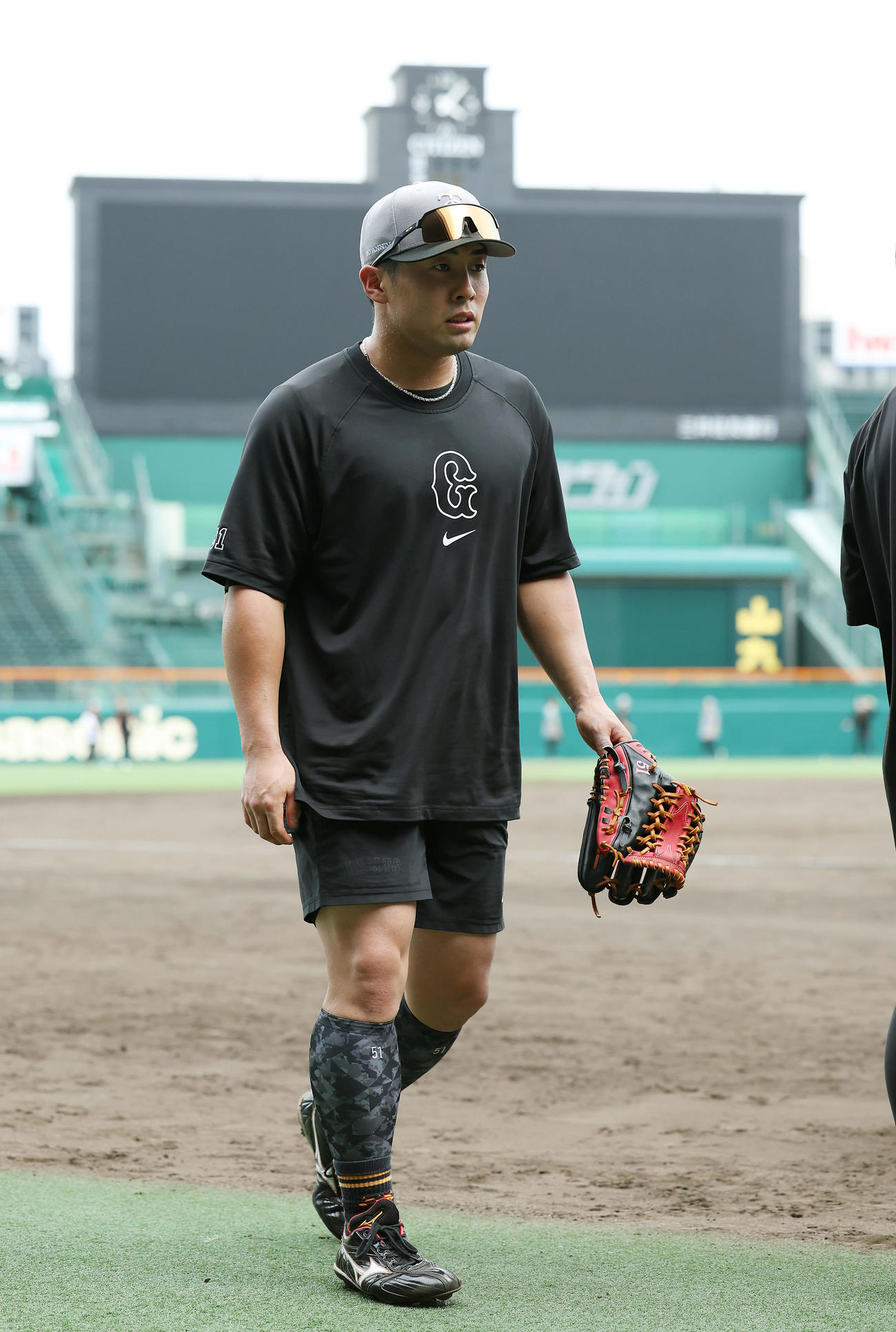 阪神対巨人　練習に臨む巨人浅野（撮影・前田充）