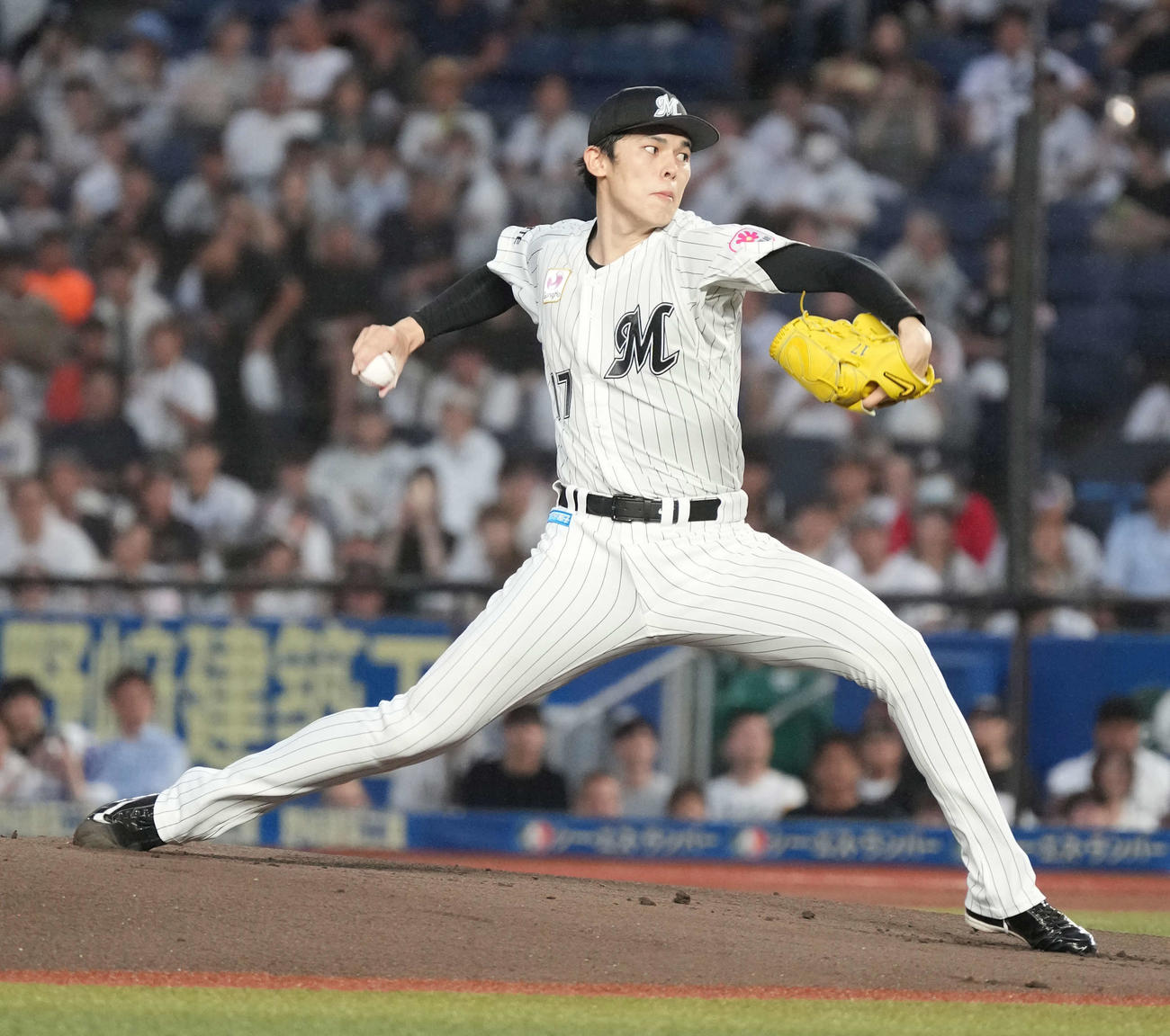 ロッテ対ソフトバンク　ロッテ先発の佐々木（撮影・小沢裕）