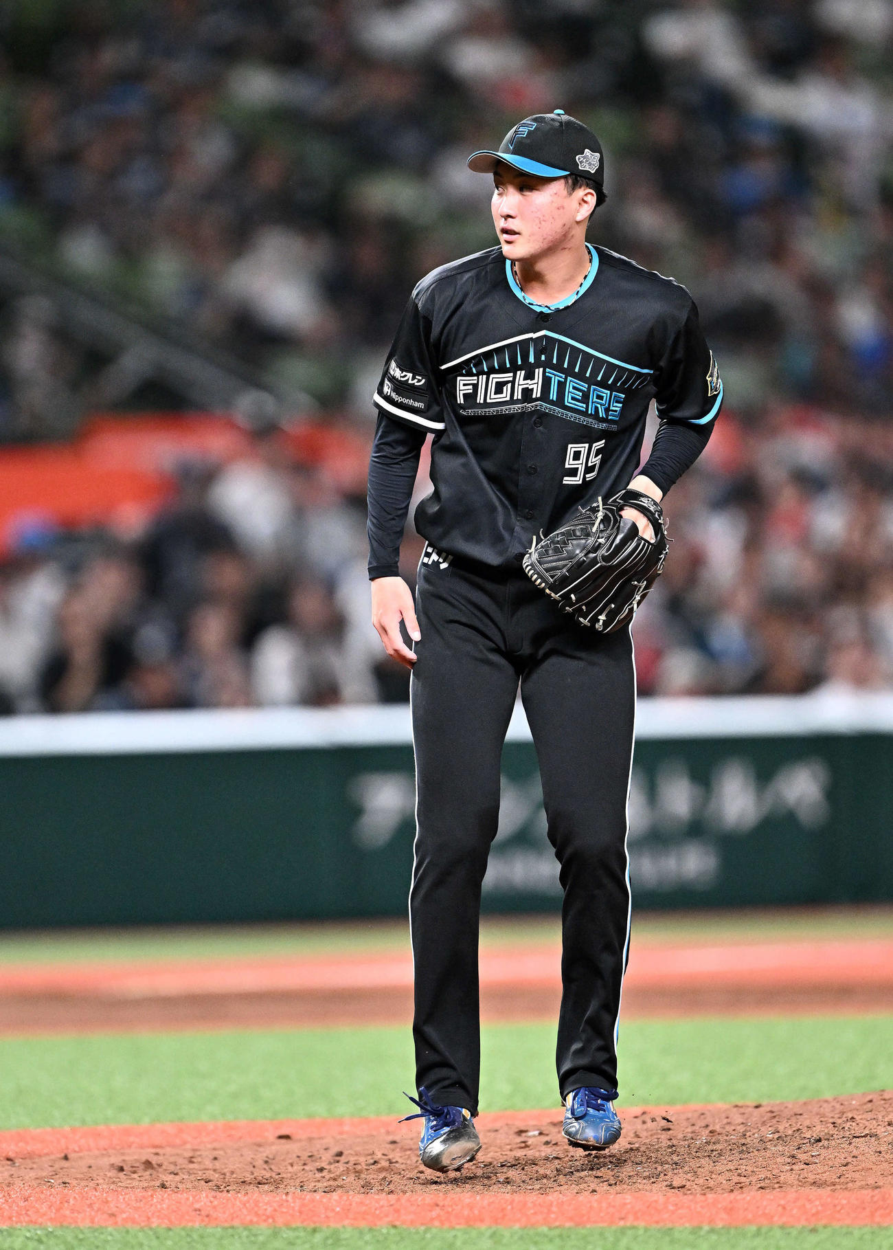 西武対日本ハム　9回裏西武2死、蛭間を空振り三振に仕留め試合を締めた柳川（撮影・滝沢徹郎）