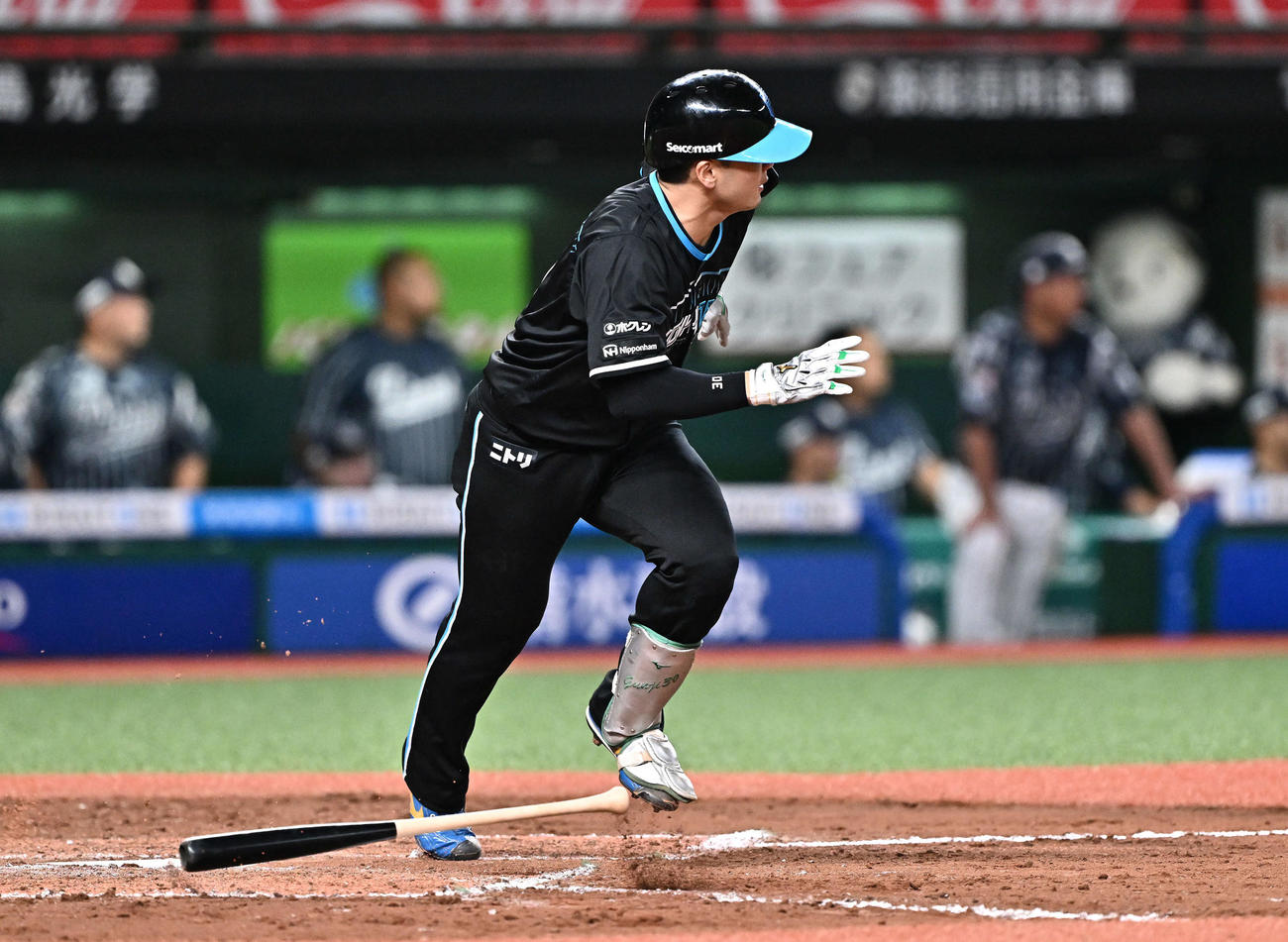 西武対日本ハム　7回表日本ハム2死二、三塁、郡司は左翼に2点適時二塁打を放つ（撮影・滝沢徹郎）