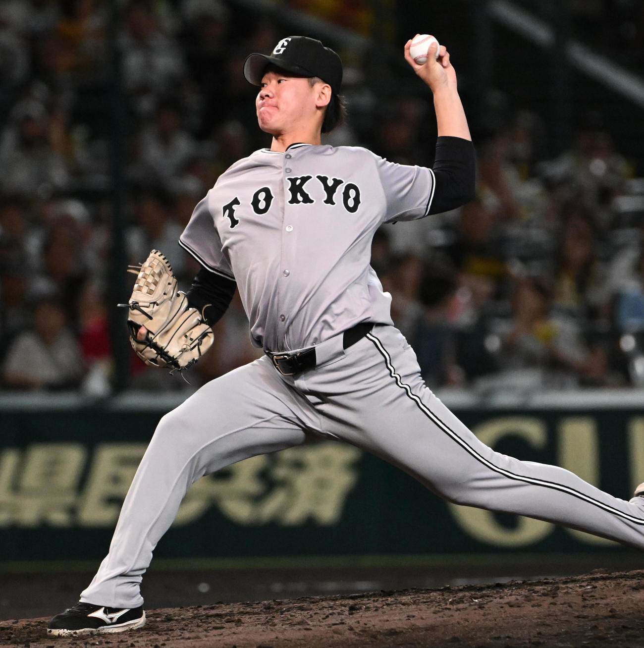 阪神対巨人　巨人3番手の井上（撮影・石井愛子）