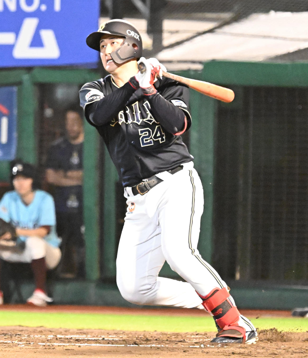楽天対オリックス　7回表オリックス1死二塁紅林が左翼に適時二塁打を放つ（撮影・千葉一成）
