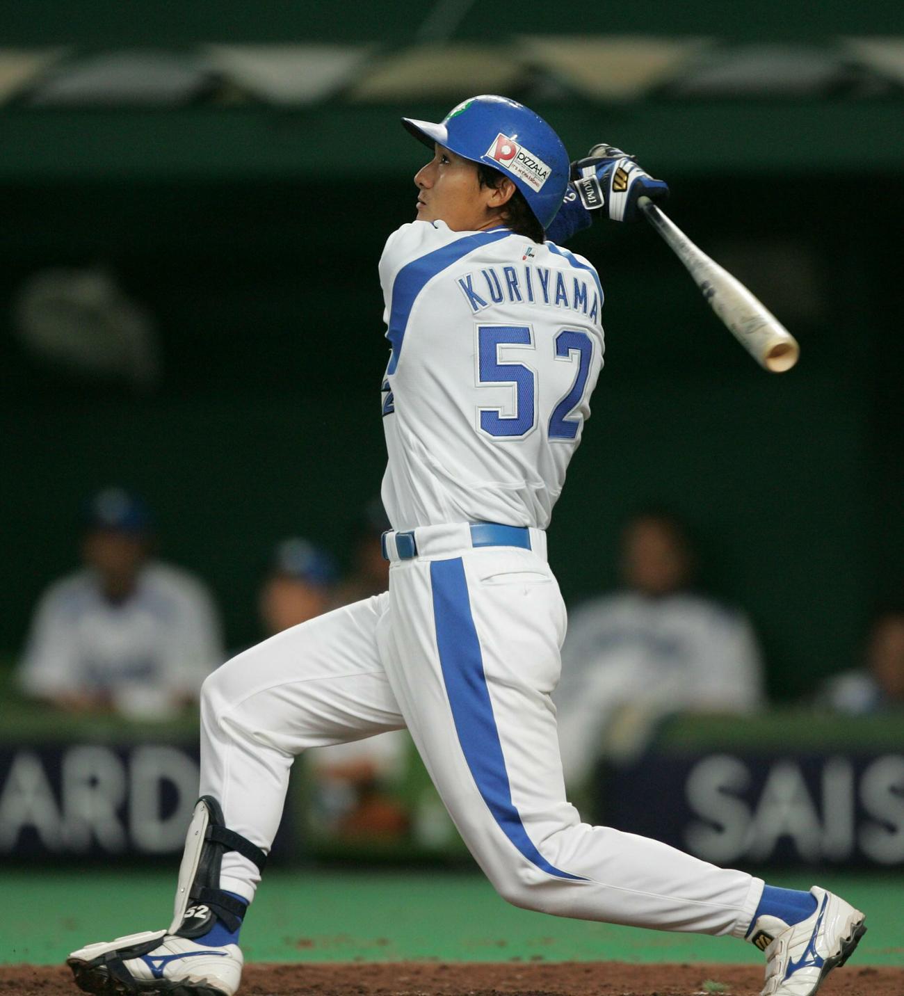 05年9月、オリックス戦でソロ本塁打を放つ西武栗山