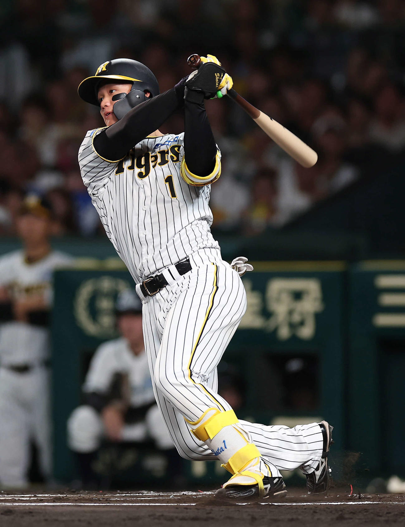 阪神対巨人　6回裏阪神2死、森下は中前打を放つ（撮影・前田充）