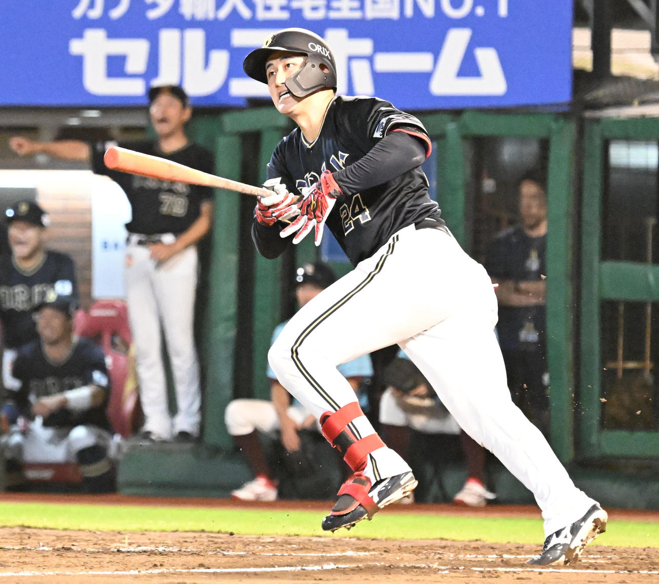 楽天対オリックス　7回表オリックス1死二塁紅林が左翼に適時二塁打を放つ（撮影・千葉一成）