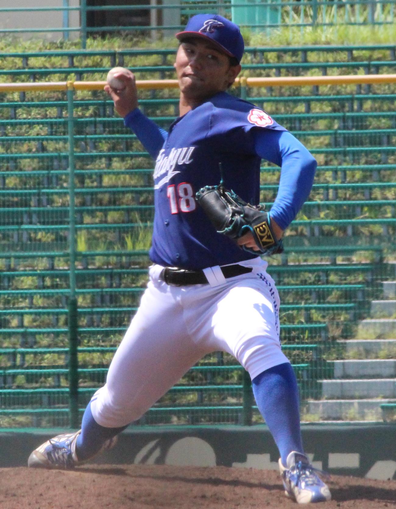 北九大対九国大　2失点完投で勝利に貢献した北九大・山下薫輝（撮影・菊川光一）