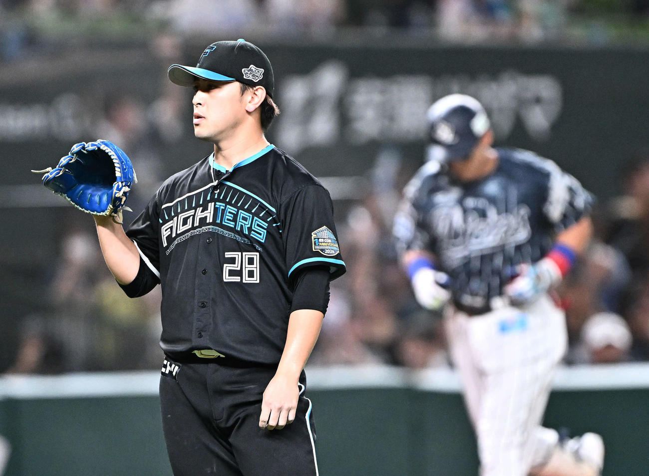 8月31日西武戦の8回、代打栗山（後方）に2ランを浴びた河野竜生