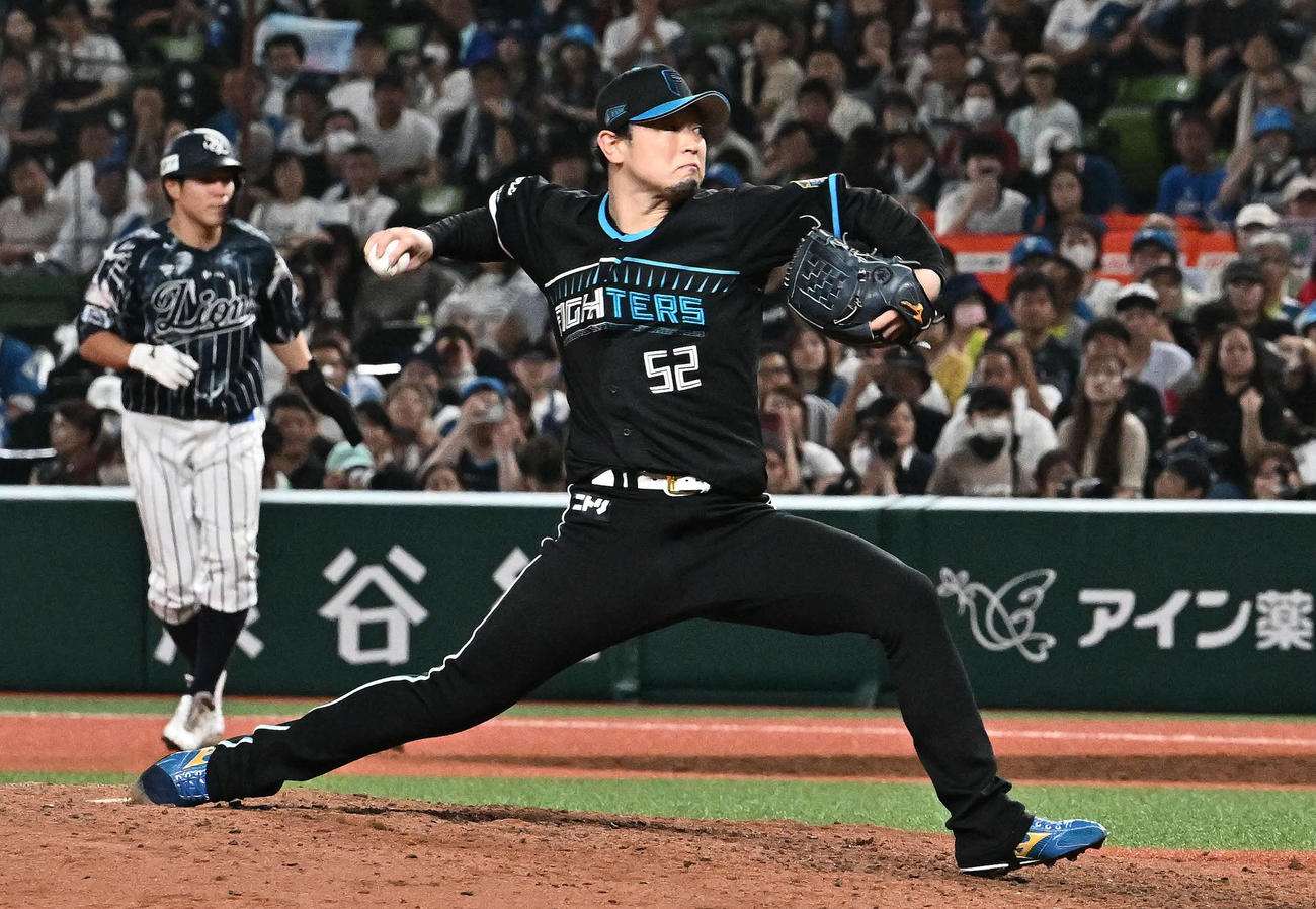 西武対日本ハム　9回裏途中から日本ハム5番手で登板した池田（撮影・滝沢徹郎）