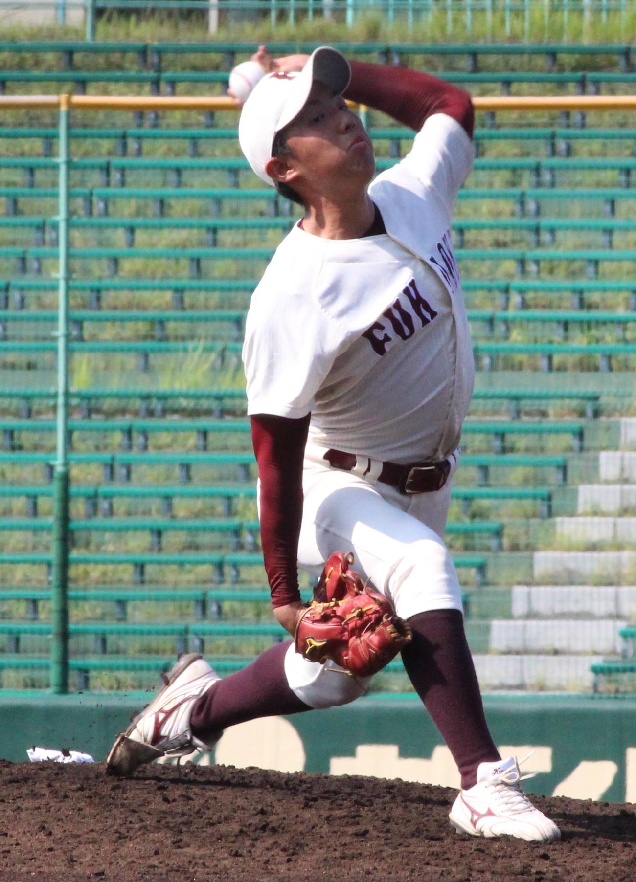 九大対福岡大　2番手でピンチをしのいだ福岡大・久我遥希投手（撮影・菊川光一）＝2024年9月2日、北九州市民球場