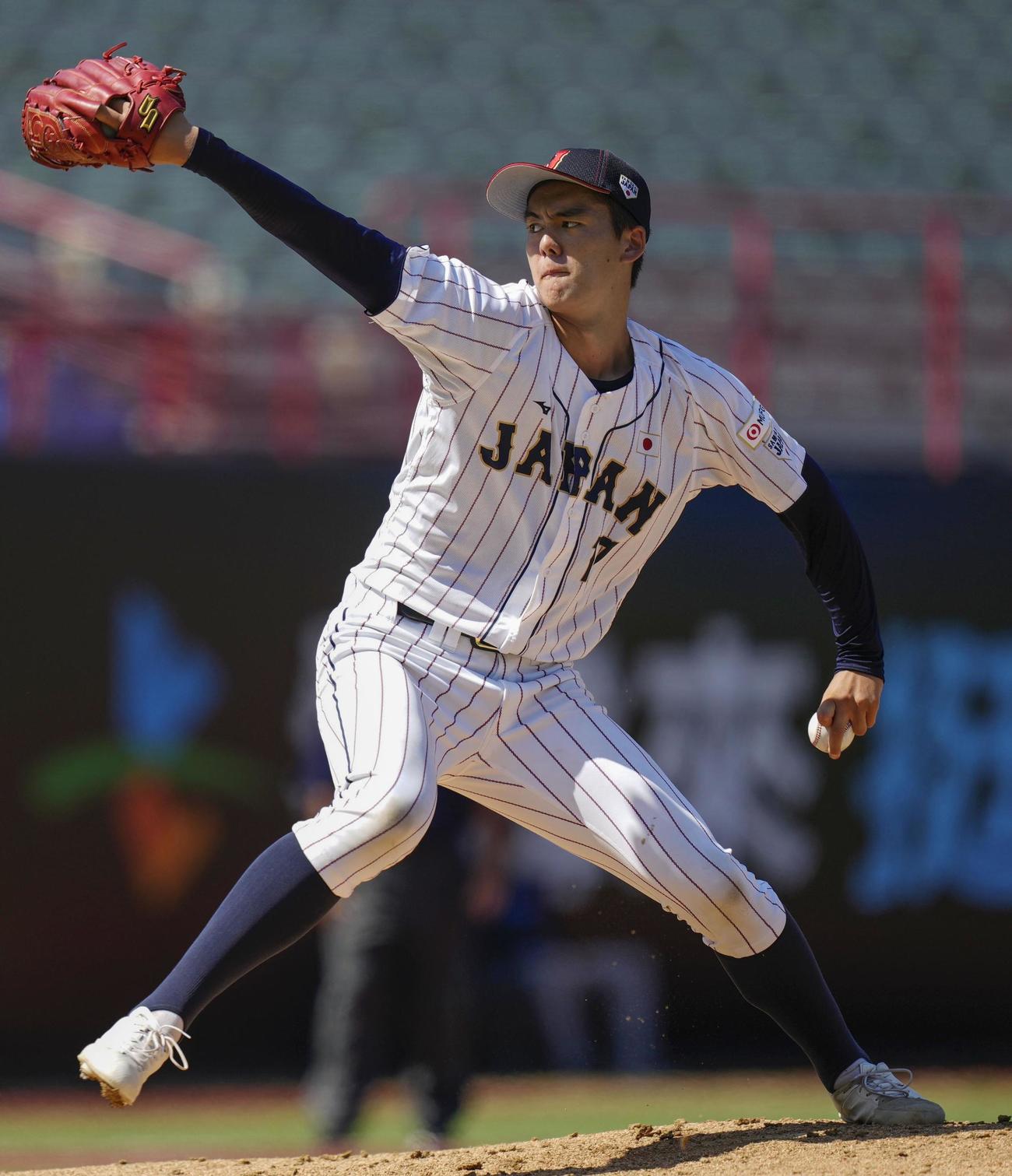 香港戦の2番手で登板した高校日本代表・藤田＝台北（共同）