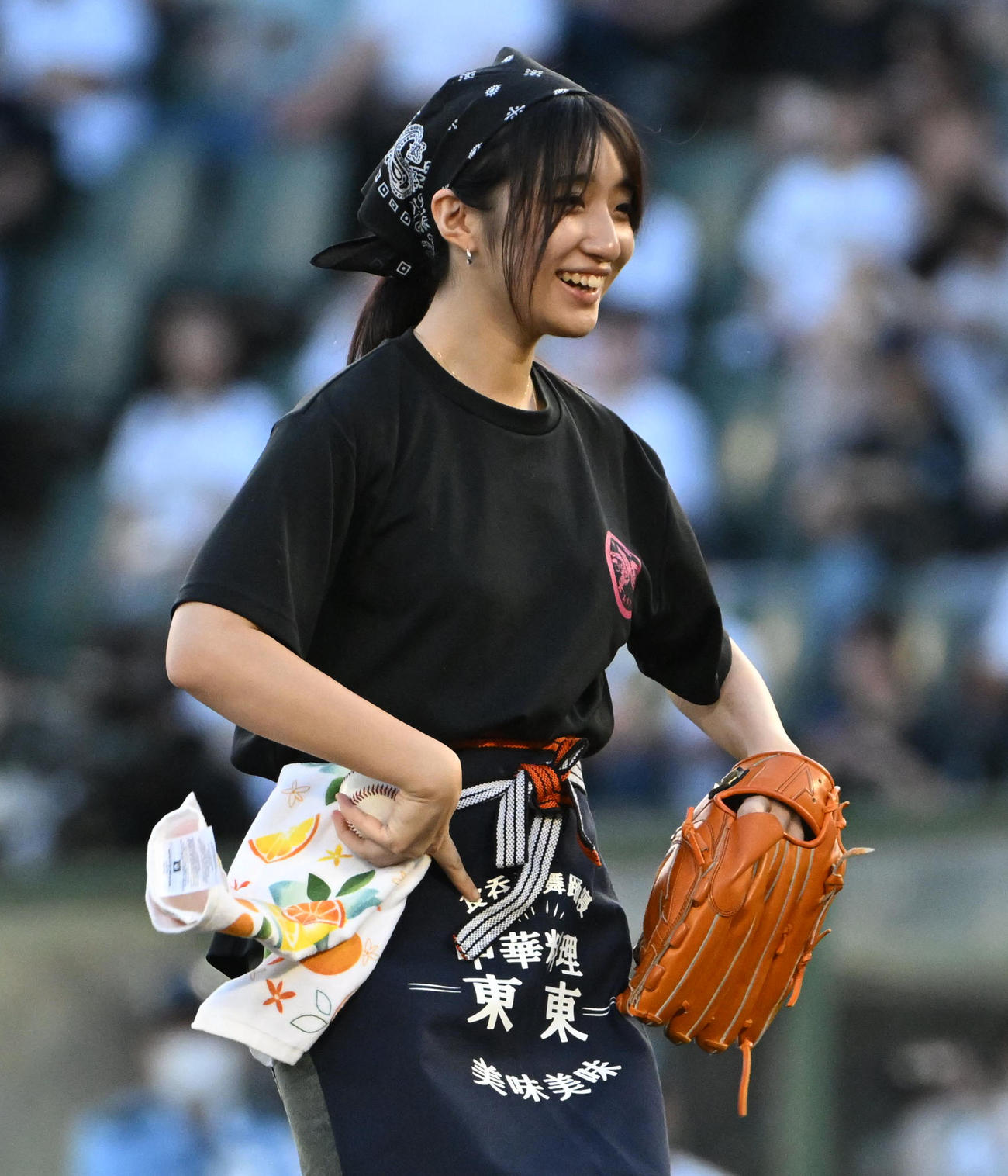 オリックス対西武　始球式を務める許維娟（撮影・石井愛子）