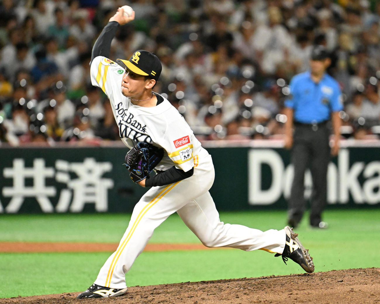 ソフトバンク対日本ハム　5回から3番手で登板し、2イニングを無失点に抑えたソフトバンク木村光（撮影・林敢治）