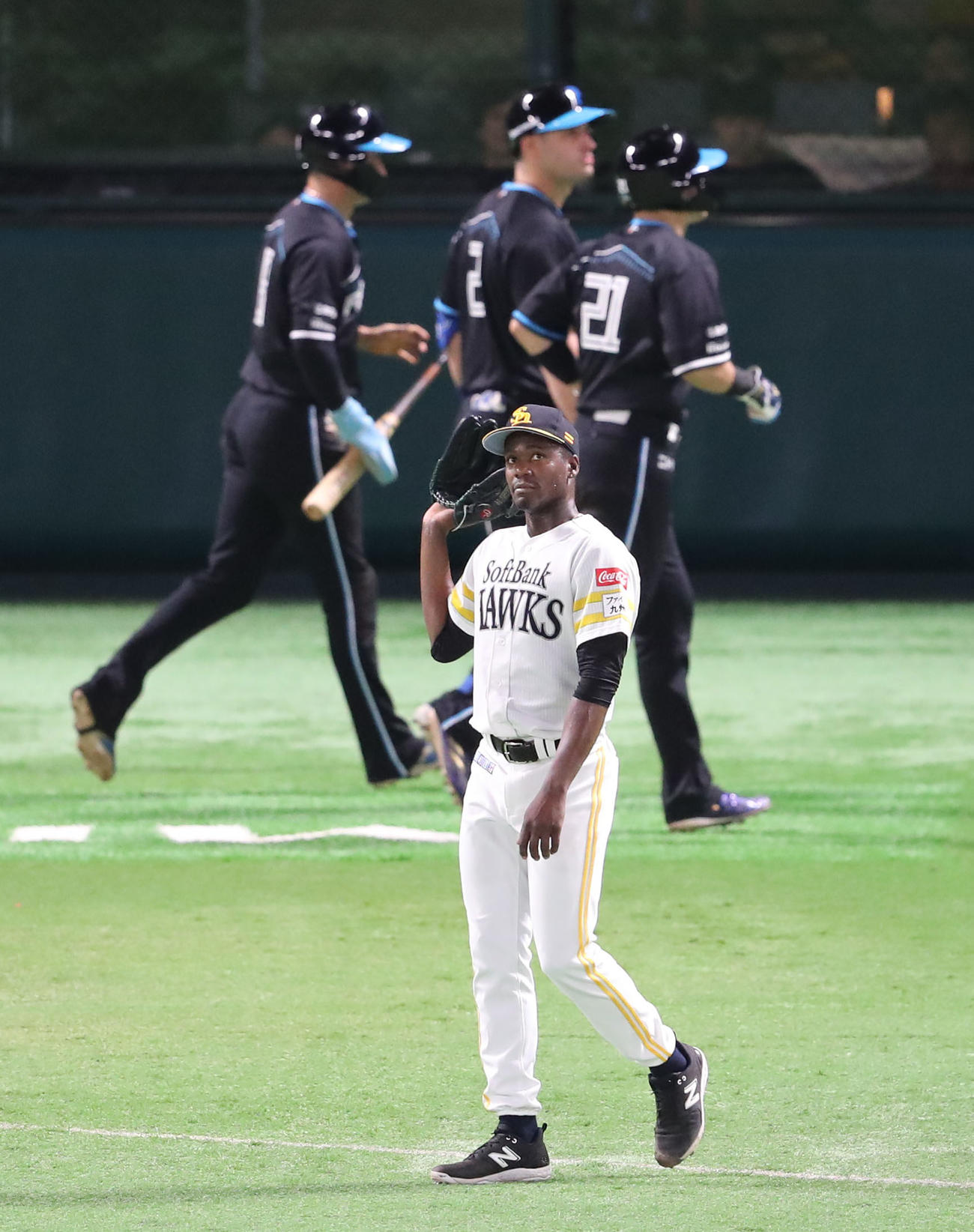 ソフトバンク対日本ハム　1回表日本ハム無死二、三塁、モイネロはレイエスに右越え2点適時打を浴び、3点目を失う（撮影・梅根麻紀）