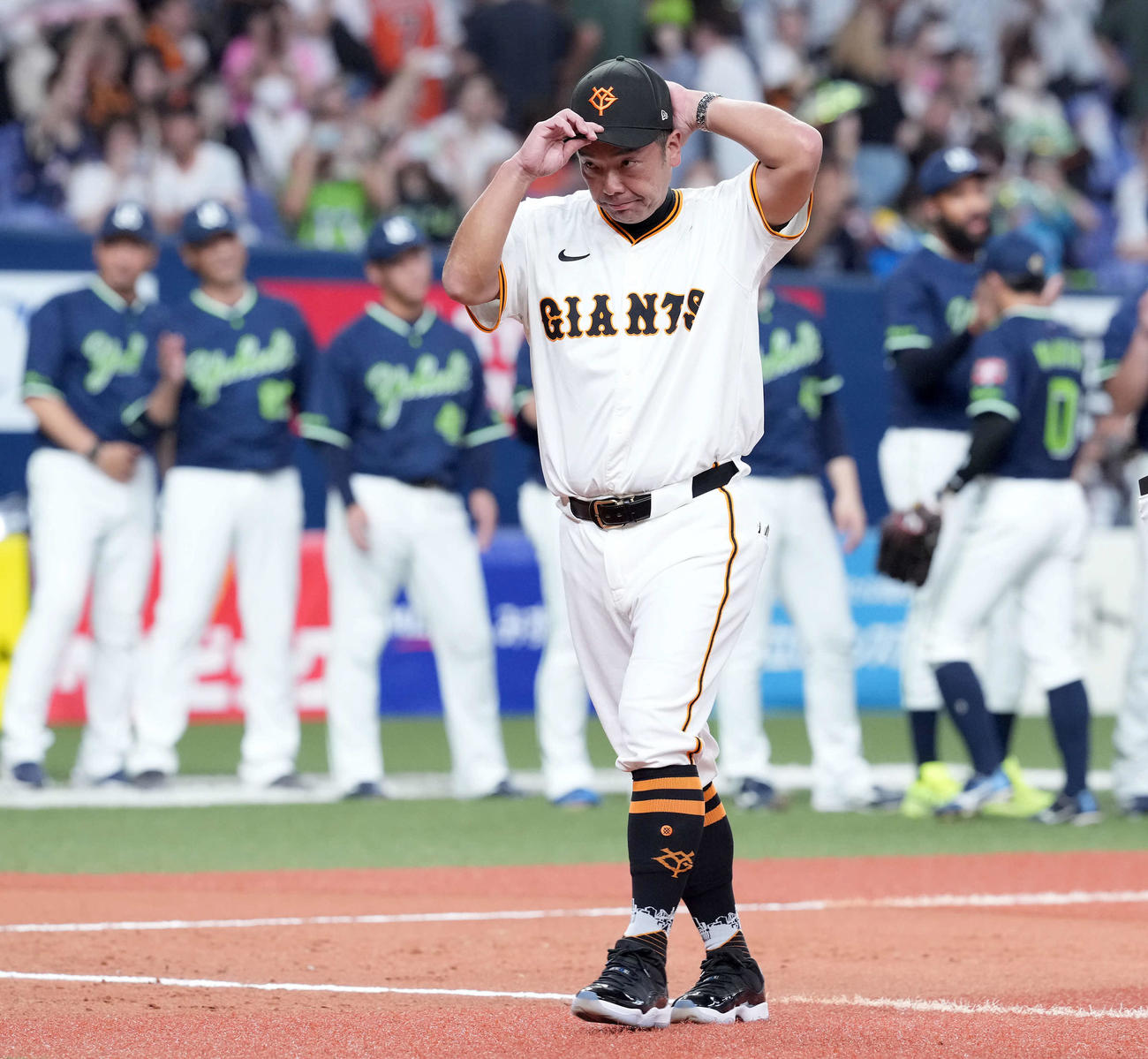 巨人対ヤクルト　ヤクルトに負けを喫した巨人阿部監督（撮影・たえ見朱実）