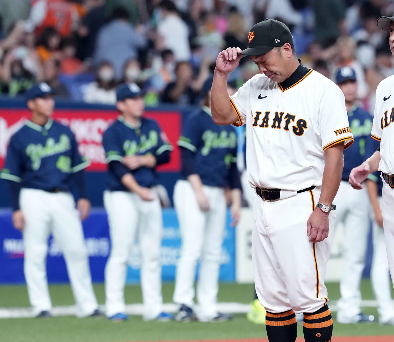 巨人対ヤクルト　ヤクルトに負けを喫した巨人阿部監督（撮影・たえ見朱実）