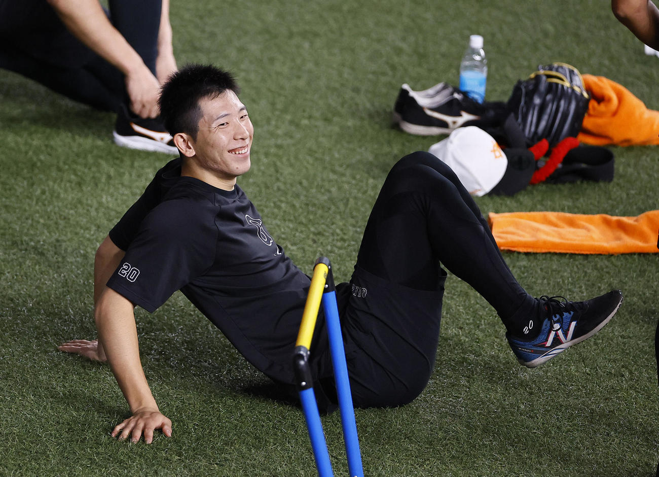 巨人対ヤクルト　笑顔を見せる巨人戸郷（撮影・藤尾明華）
