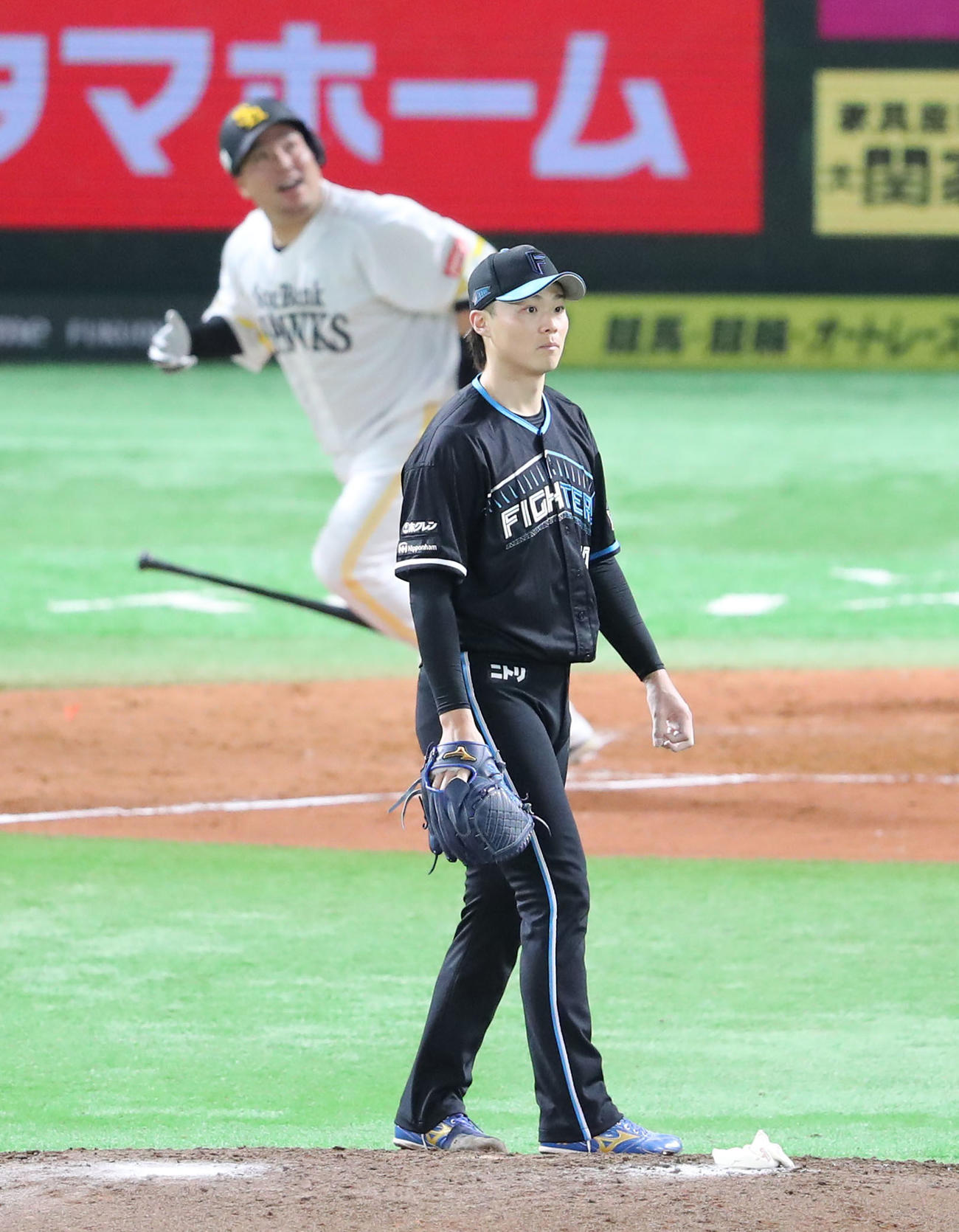ソフトバンク対日本ハム　3回裏ソフトバンク無死、山川に左越え本塁打を浴びた山崎（撮影・梅根麻紀）
