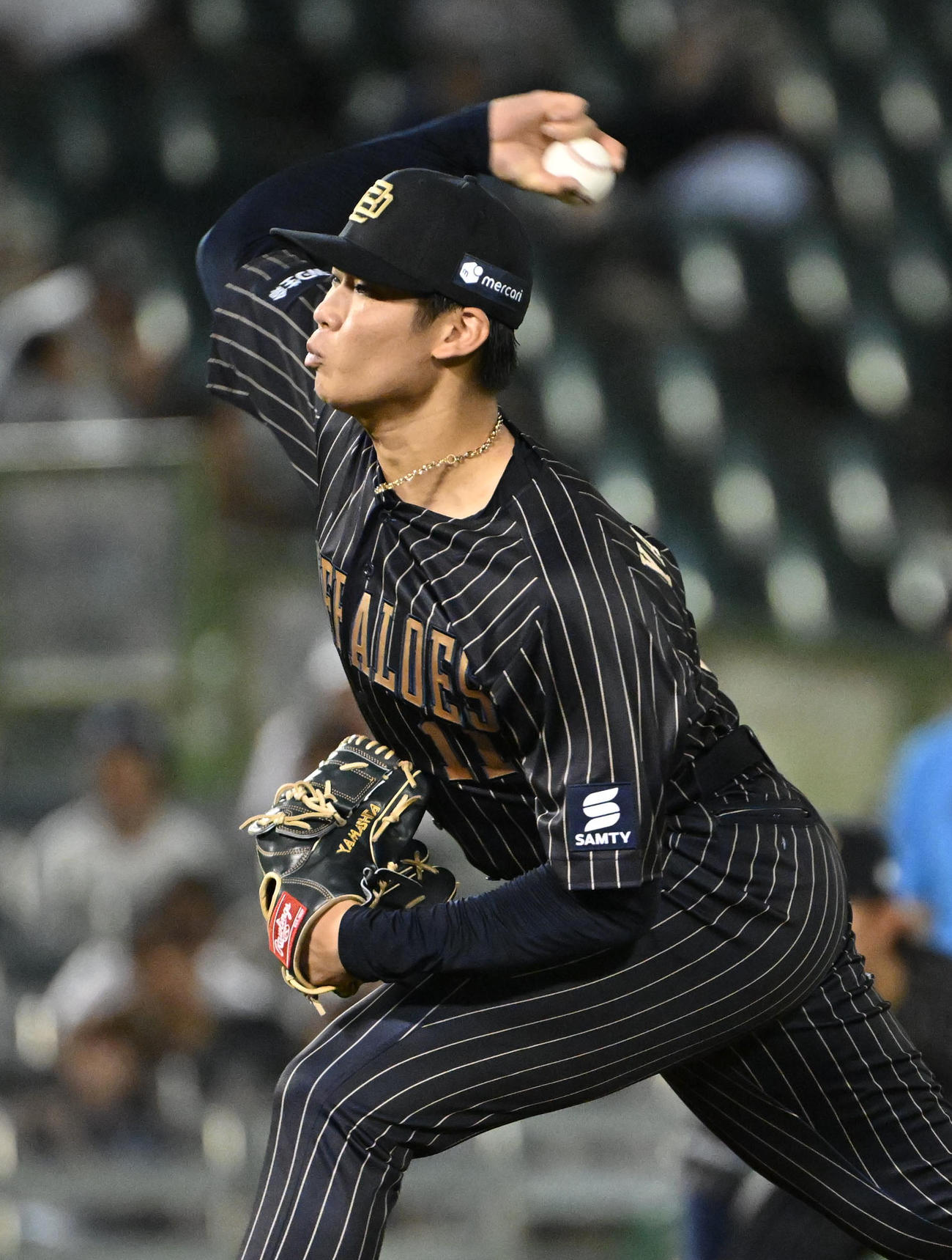 オリックス対西武　力投するオリックス先発の山下舜平大（撮影・石井愛子）