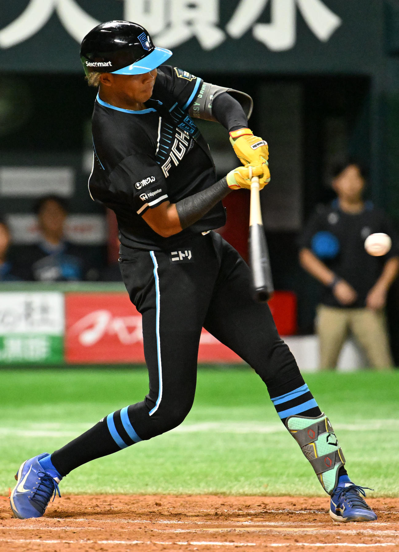 ソフトバンク対日本ハム　9回表日本ハム2死二塁、水谷は勝ち越し適時打を放つ（撮影・林敢治）