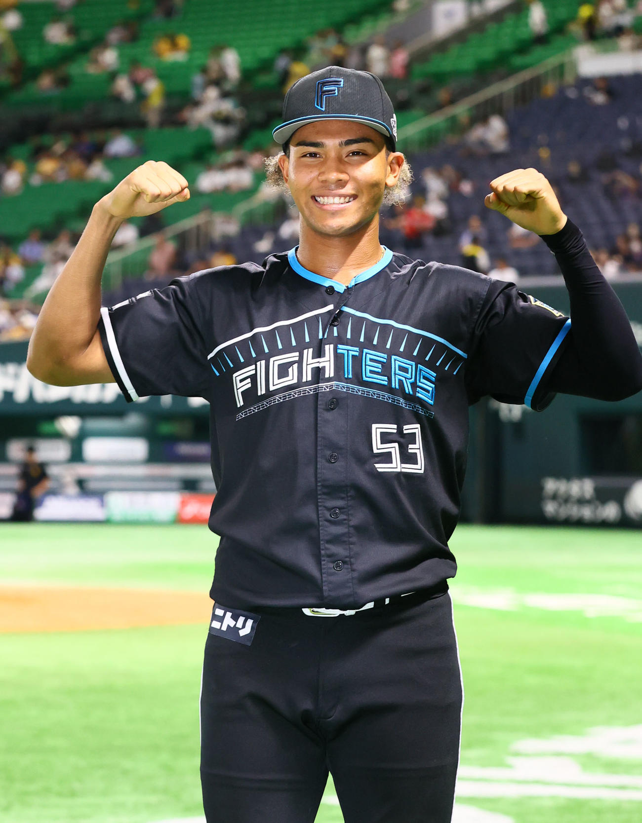 ソフトバンク対日本ハム　本日のヒーローに輝いた水谷はガッツポーズ（撮影・鬼束羽瑠菜）