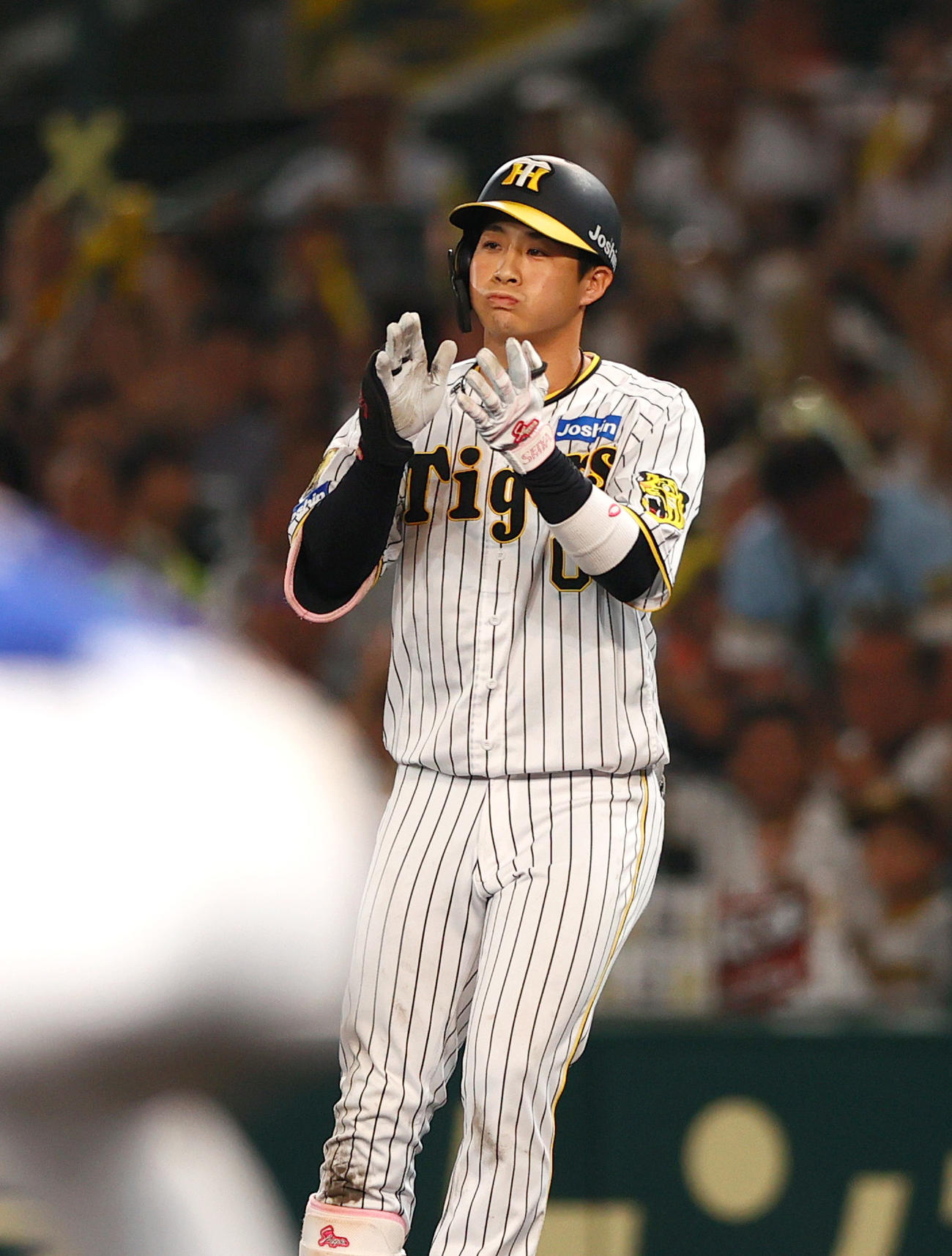 阪神対中日　5回裏阪神1死満塁、木浪は左前適時打を放つ（撮影・上山淳一）