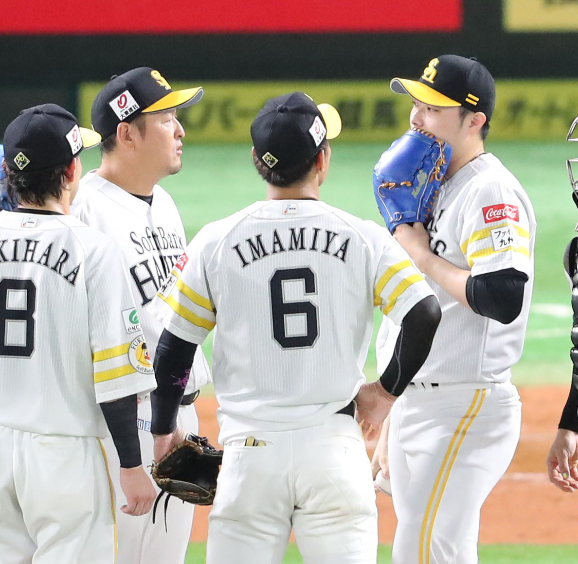 ソフトバンク対日本ハム　9回表日本ハム無死、松本剛に四球を与えた松本は降板（撮影・梅根麻紀）