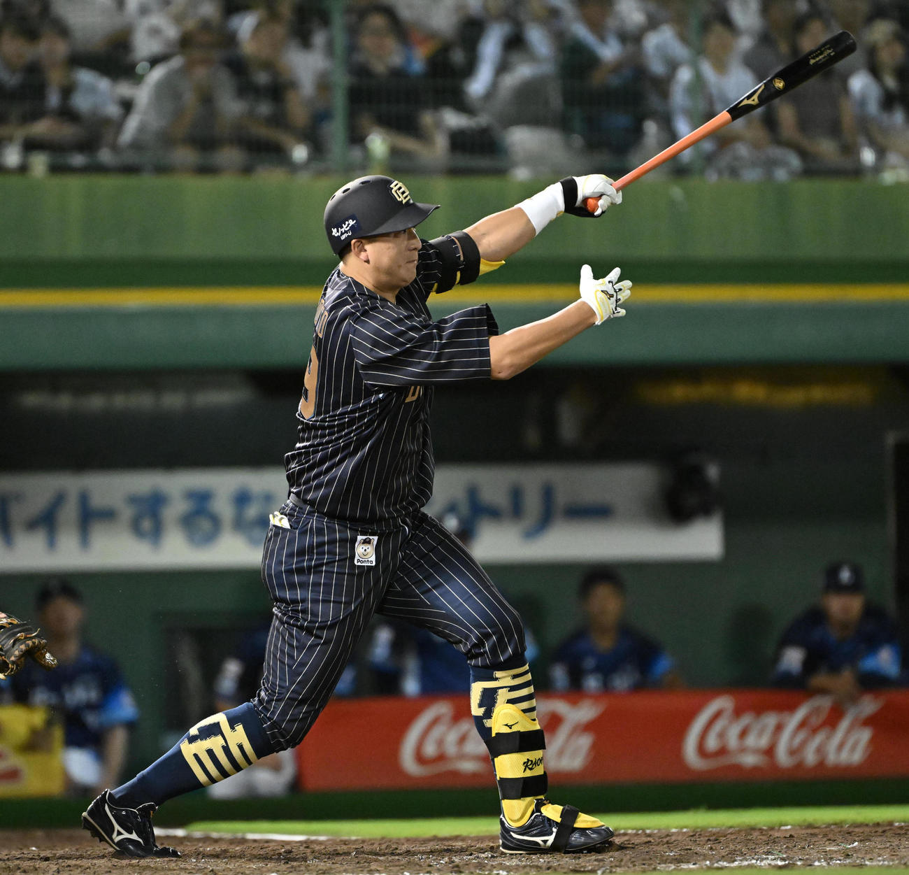 オリックス対西武　5回裏オリックス2死満塁、杉本は左へ2点適時打を放つ（撮影・石井愛子）