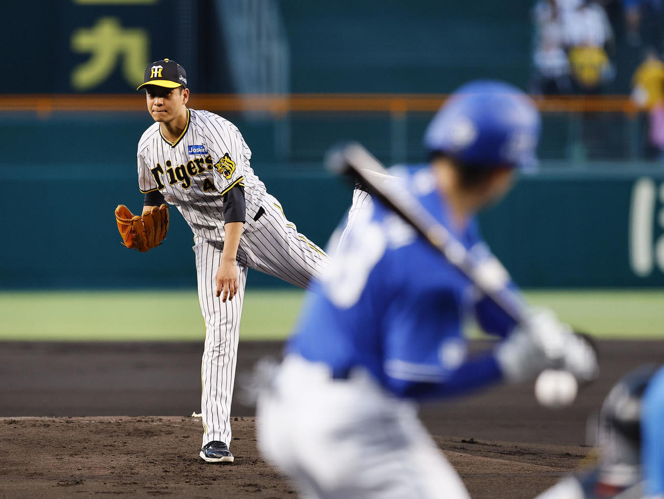 阪神対中日　1回表中日1死一塁、福永を見逃し三振に仕留める大竹（撮影・藤尾明華）