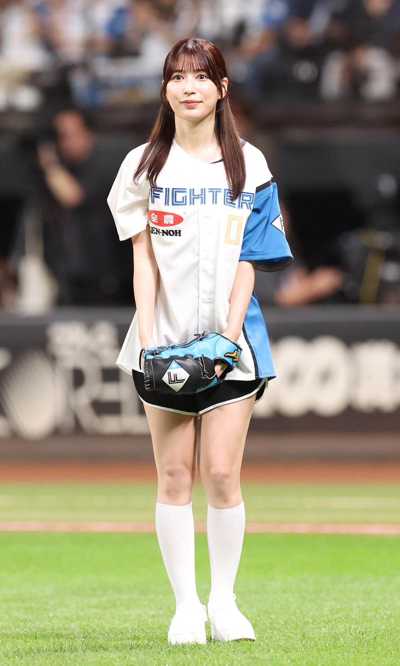 日本ハム対オリックス　始球式を務める雪平莉左（撮影・佐藤翔太）