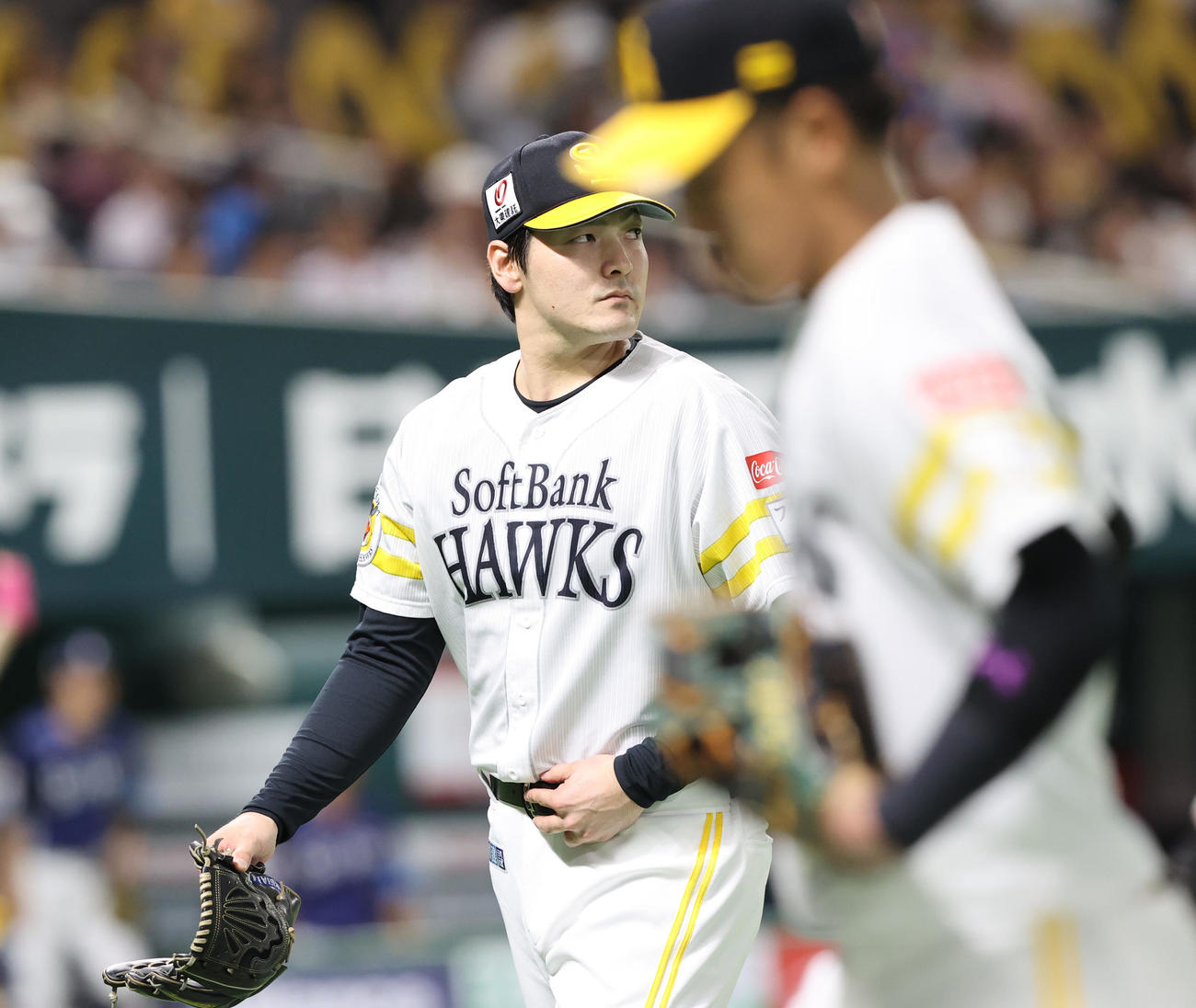 ソフトバンク対西武　4回に先制本塁打を浴びた有原はベンチに引きあげる（撮影・梅根麻紀）