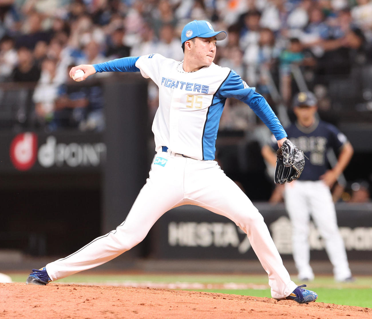 日本ハム対オリックス　9回表から登板する柳川（撮影・佐藤翔太）