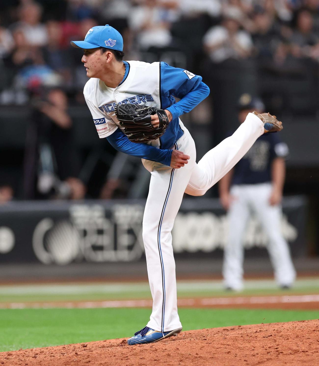 日本ハム対オリックス　9回に登板の柳川（撮影・黒川智章）