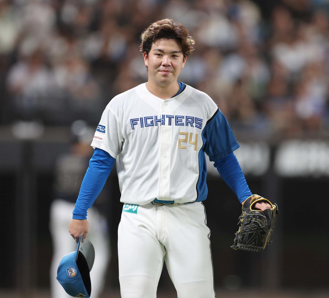 日本ハム対オリックス　3回表オリックス2死満塁、太田を右飛に抑え笑顔の金村（撮影・黒川智章）