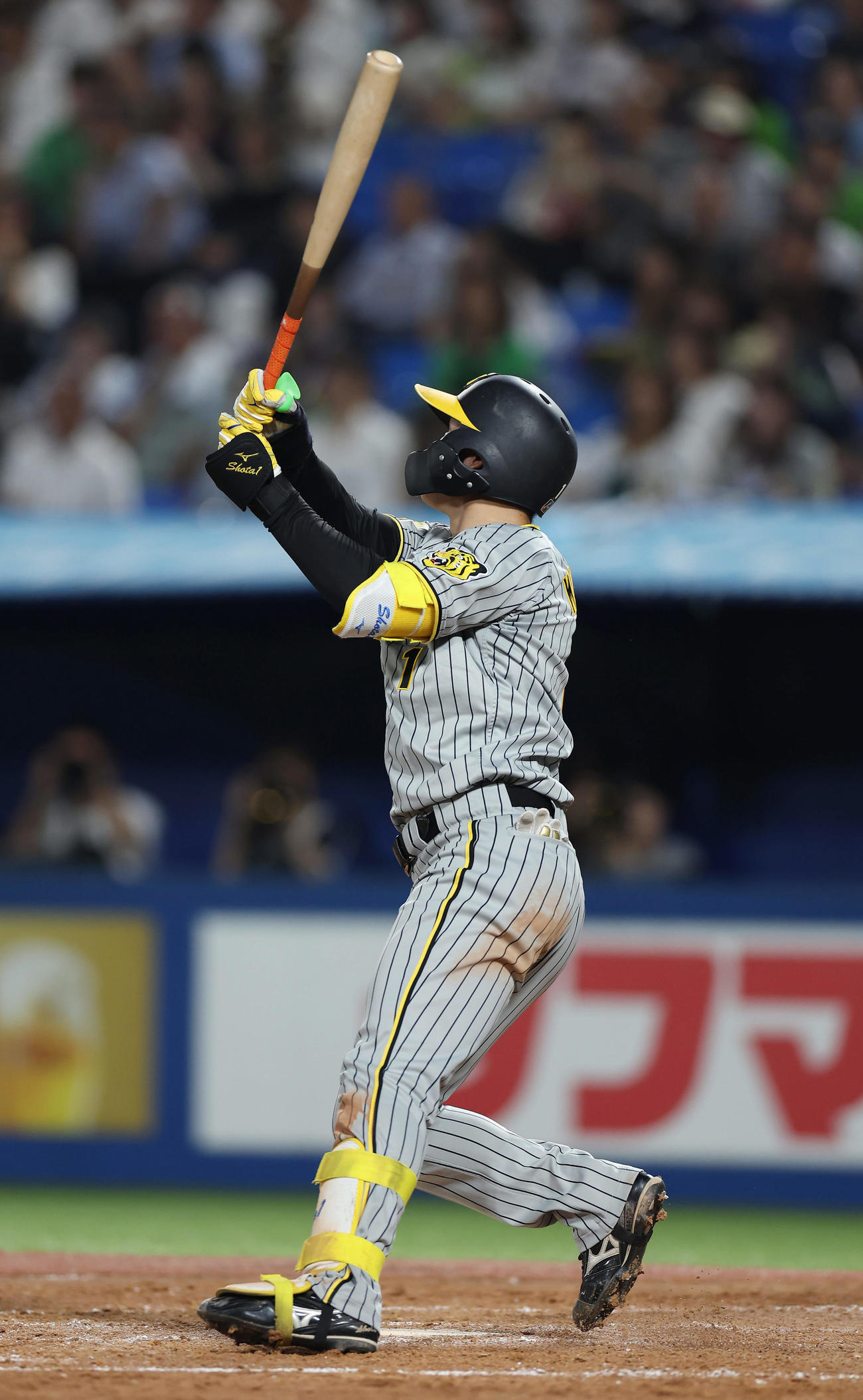 ヤクルト対阪神　5回表阪神無死一塁、右翼線へ二塁打を放つ森下（撮影・前田充）