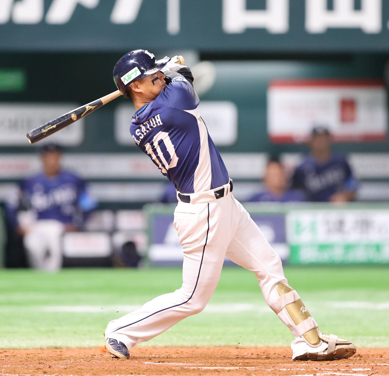 ソフトバンク対西武　4回表西武1死、佐藤龍は右中間に先制本塁打を放つ（撮影・梅根麻紀）