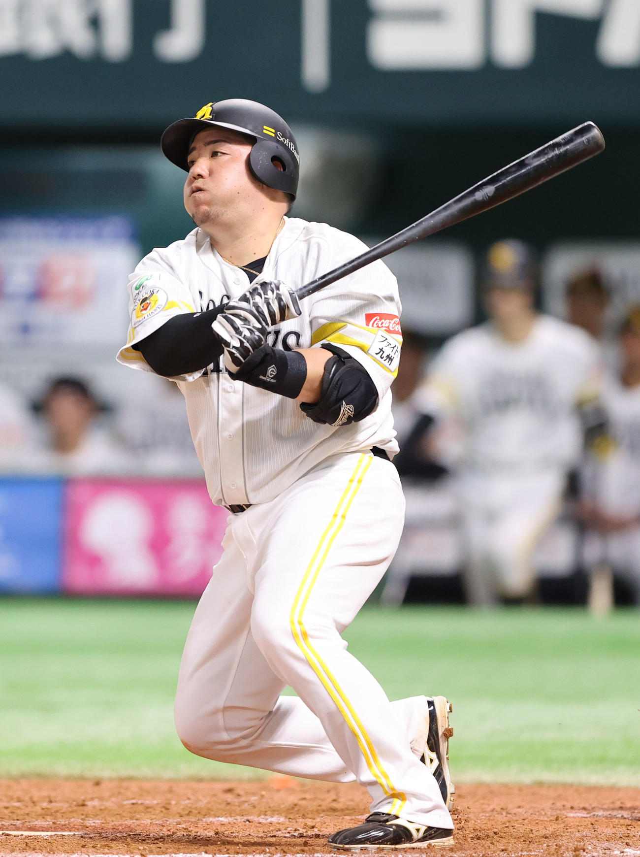 ソフトバンク対西武　3回裏ソフトバンク2死一塁、山川は左前打を放つ（撮影・鬼束羽瑠菜）