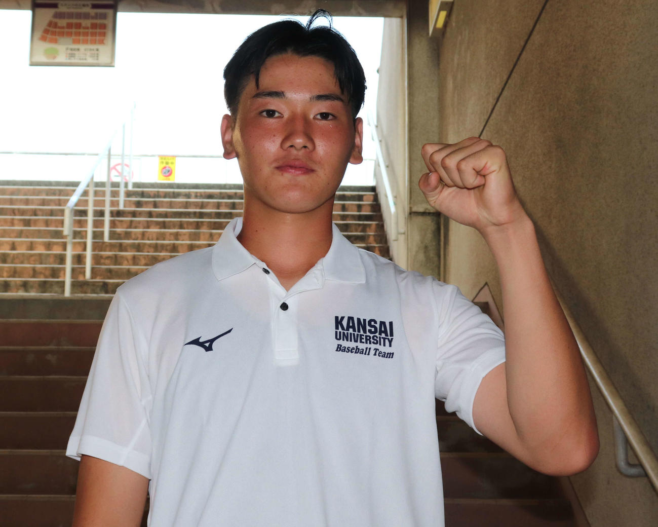近大との1回戦　リーグ戦初登板を終えた、関大の1年生左腕・百合沢（撮影・中島麗）
