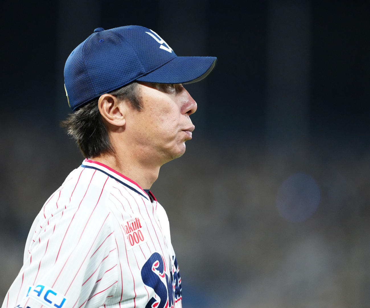 ヤクルト対阪神　試合後、引き揚げるヤクルト高津監督（撮影・江口和貴）