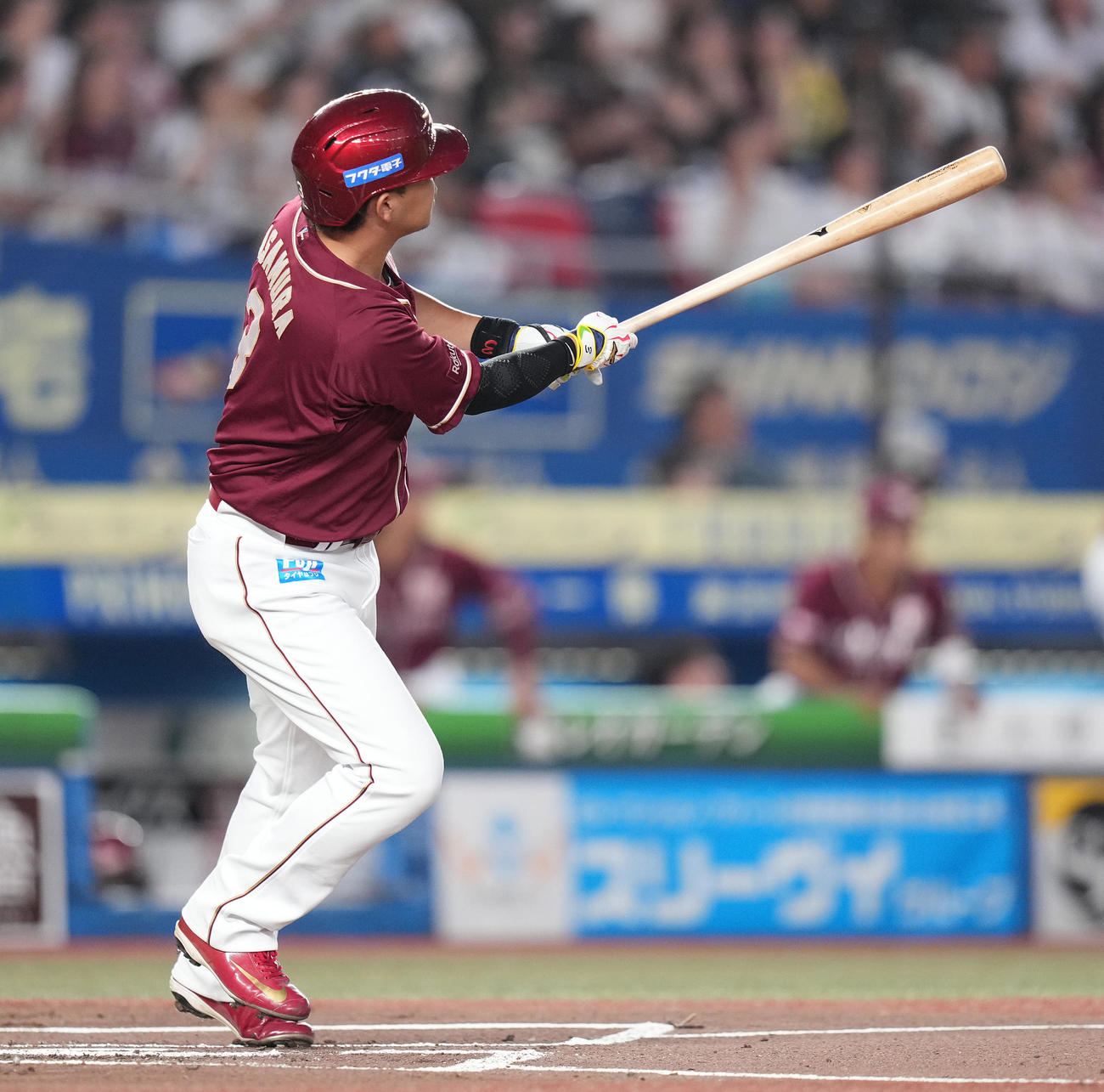 ロッテ対楽天　1回表楽天2死三塁、先制の左越え2点本塁打を放つ浅村（撮影・鈴木みどり）