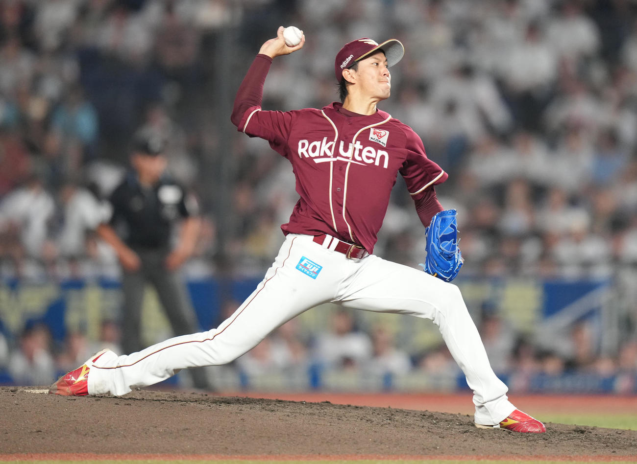 ロッテ対楽天　先発し力投する楽天岸（撮影・鈴木みどり）