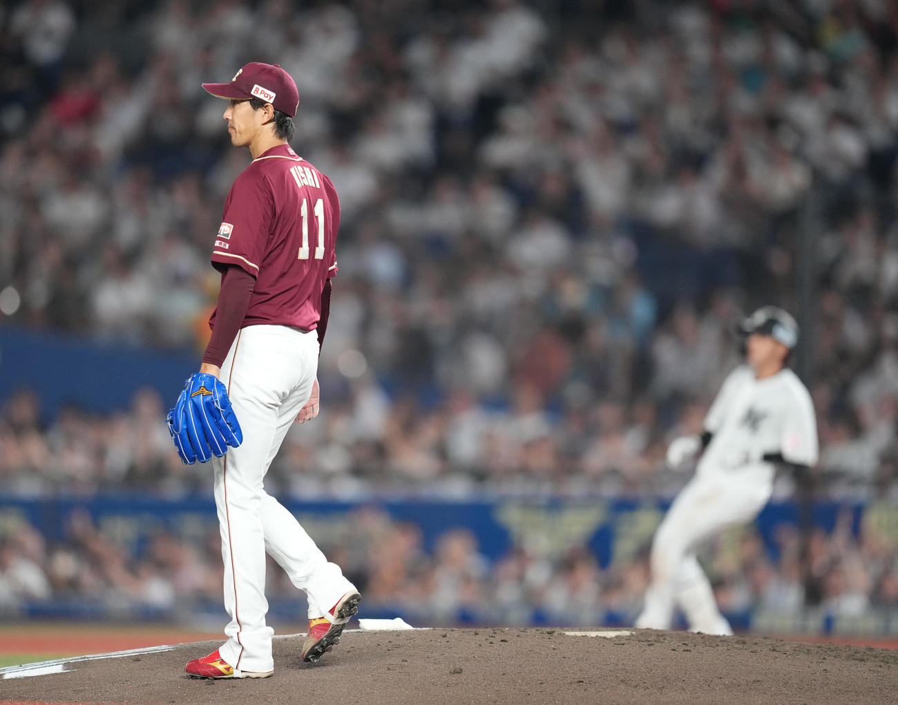 ロッテ対楽天　6回裏ロッテ1死、小川に左前打を浴びる岸（撮影・鈴木みどり）