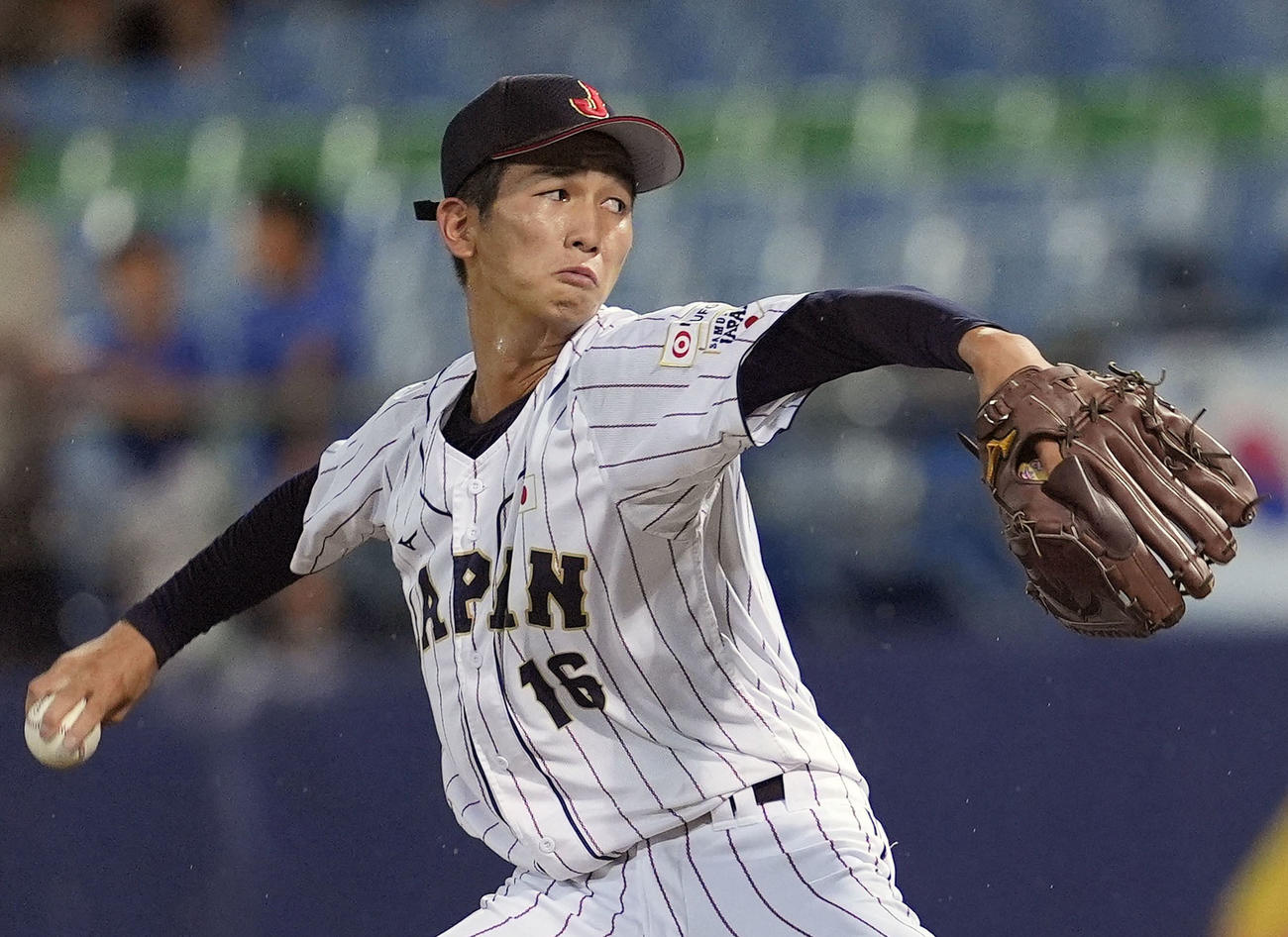 韓国戦に3番手で登板した今朝丸（共同）
