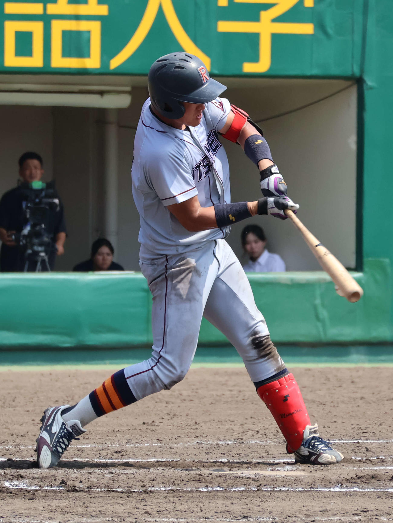 立命大対関学大　7回表立命大1死三塁、相手遊撃手の野選を誘うゴロで追加点を入れた大橋（撮影・塚本光）
