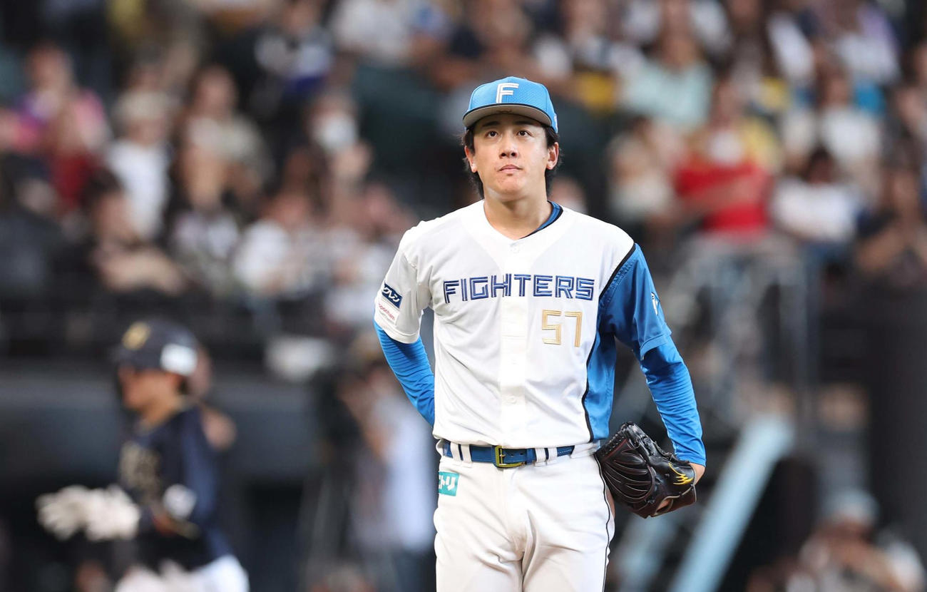 日本ハム対オリックス　3回表オリックス無死、西野に右越え本塁打を浴びる北山（撮影・黒川智章）