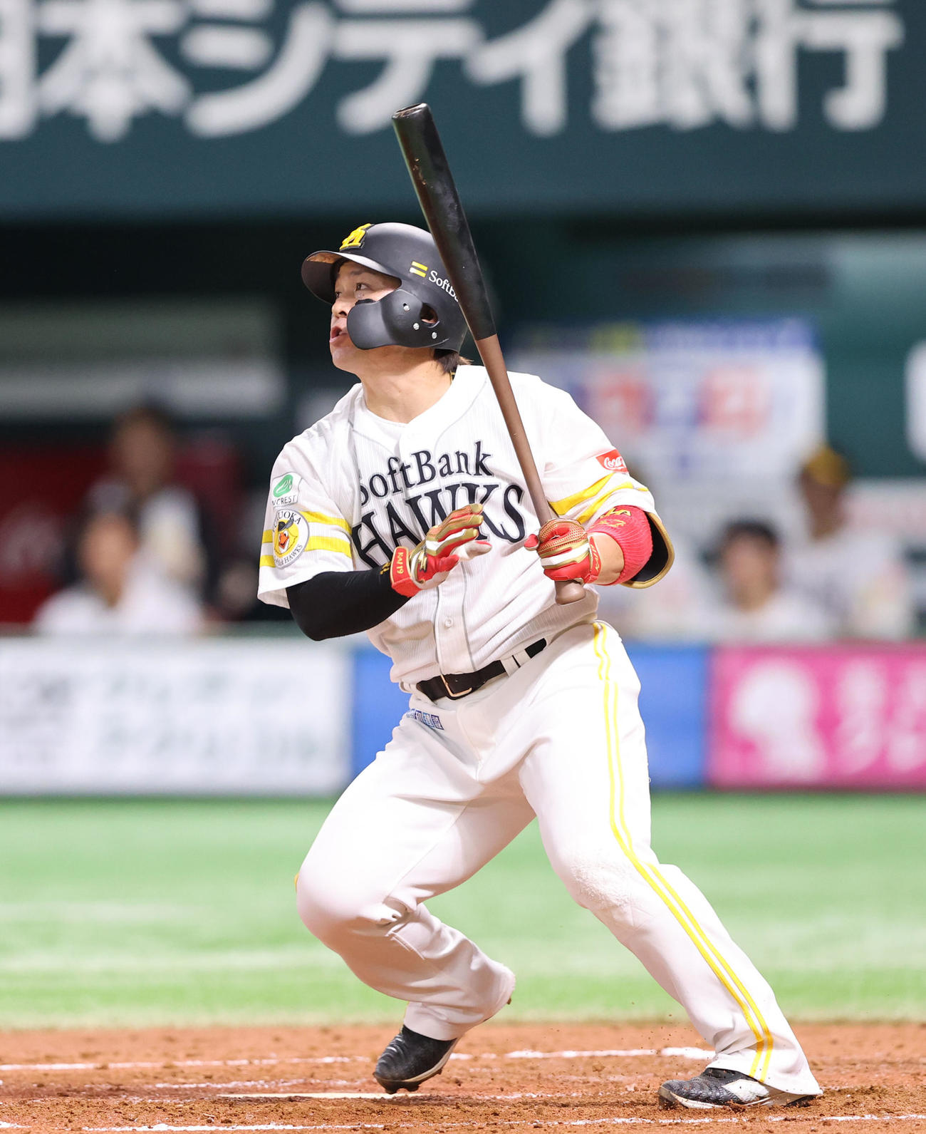 ソフトバンク対西武　2回裏ソフトバンク2死二、三塁、甲斐は中越えに先制の2点適時二塁打を放つ（撮影・鬼束羽瑠菜）
