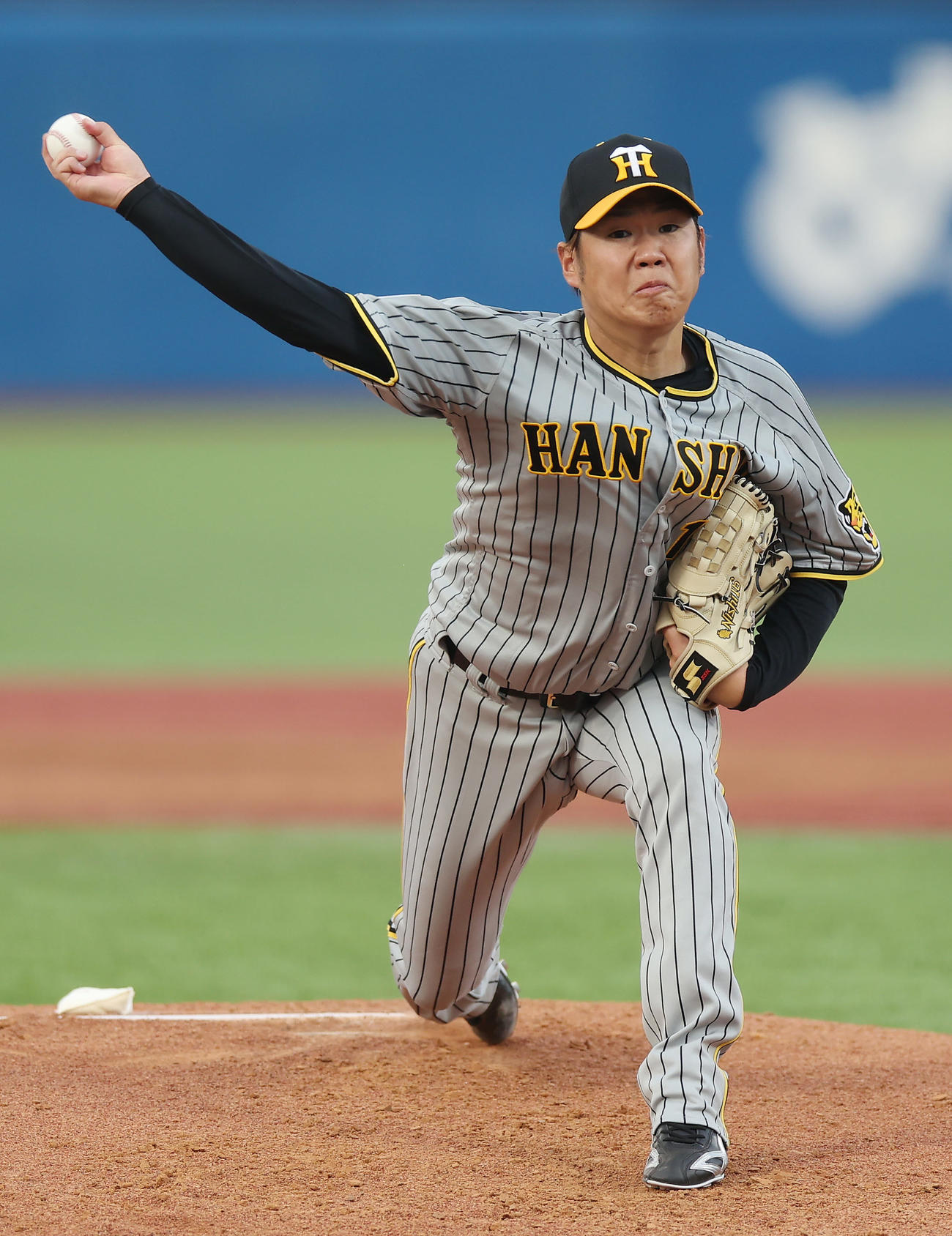 ヤクルト対阪神　力投する阪神先発の西勇（撮影・前田充）